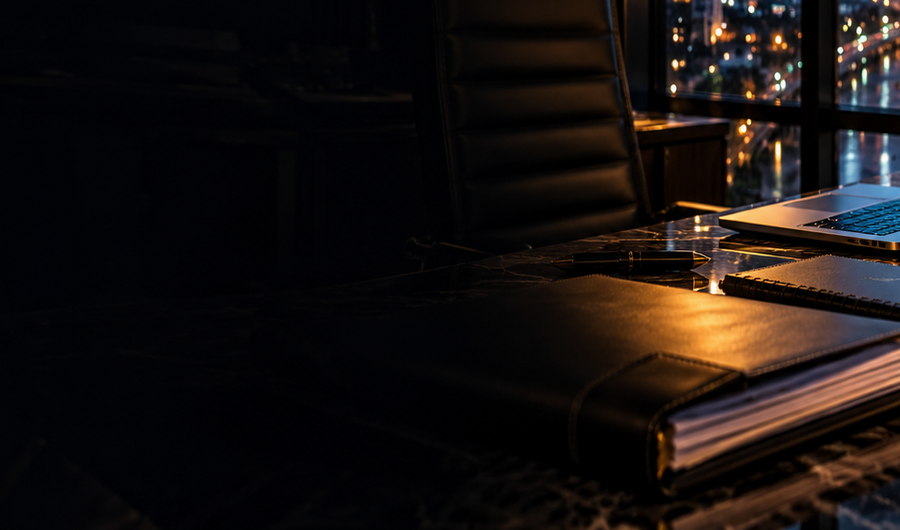 Caderno com materiais de trabalho